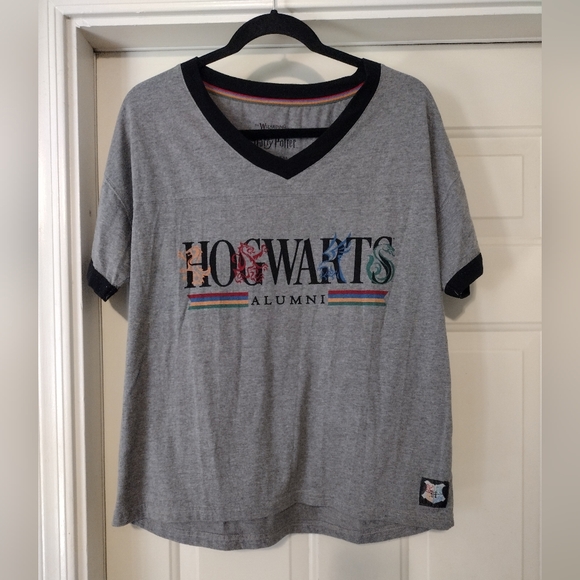Universal Studios Women's Hogwarts Alumni Gray Short Sleeve Ringer Tee Size XL - Picture 1 of 3